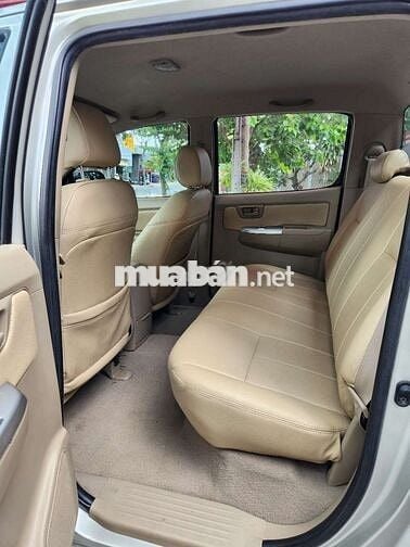 Toyota Hilux 2010 3.0G 4x4 MT đẹp  long lanh
