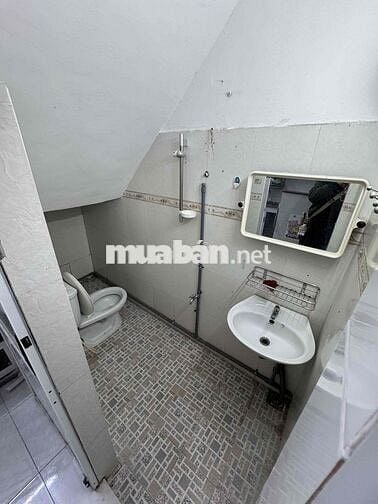 NHÀ NGUYÊN CĂN 2 PHÒNG NGỦ 1 PHÒNG KHÁCH 2 TOLET, NGAY CHỢ CÂY QUÉO