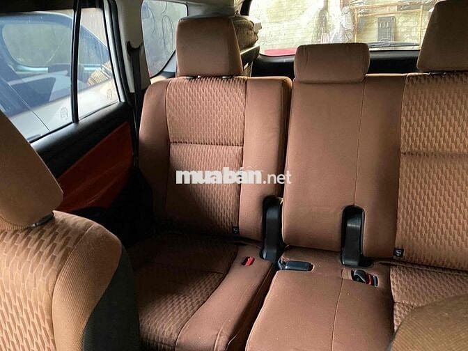 Toyota Innova 2018 2.0E - 180469 km