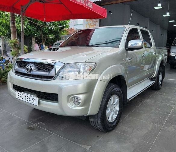 Toyota Hilux 2010 3.0G 4x4 MT đẹp  long lanh