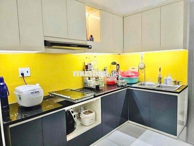 BÁN GẤP NHÀ CMT8 NHÀ MẶT TIỀN HXH GẦN CHỢ TÂN BÌNH