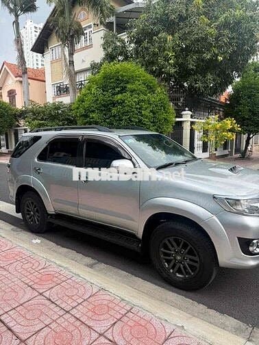 Toyota Fortuner máy dầu số sàn đời 2016