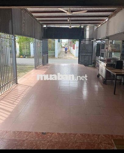 cho thuê nhà 5x22, đường rộng 9m gần hồ bơi Phương Nam