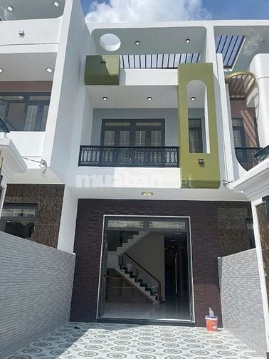Chính chủ bán nhà phố 1 triệt 1 lầu, tại Cần Đước, Long An
