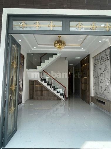 Chính chủ bán nhà phố 1 triệt 1 lầu, tại Cần Đước, Long An