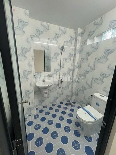Chính chủ bán nhà phố 1 triệt 1 lầu, tại Cần Đước, Long An