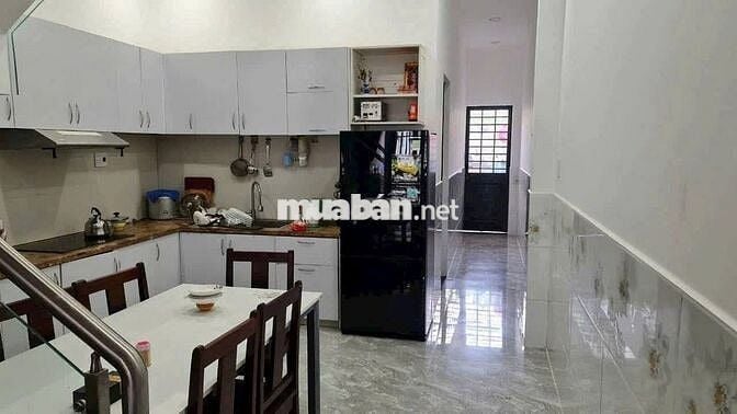 Bán nhà 1tr1l  Đông Hòa Dĩ An sát đường Trần Quang Khải.DT 90m2 - shr