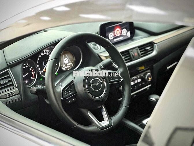 Mazda 6 2017 2.5L Premium odo 6v Đi Rất Ít Giá Tốt