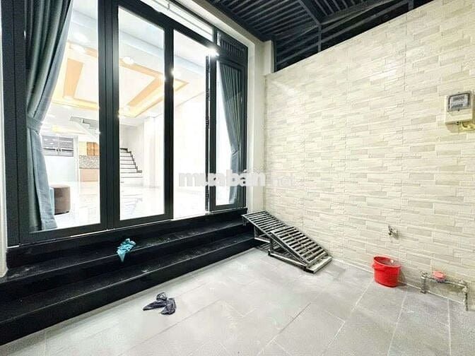 NGUYỄN GIA TRÍ-BÌNH THẠNH,4 TẦNG+ST,62M2 VUÔNG A4,6PN,CHỈ 13..T