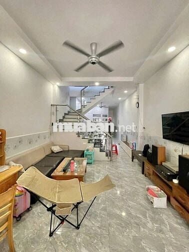 Bán nhà 1tr1l  Đông Hòa Dĩ An sát đường Trần Quang Khải.DT 90m2 - shr