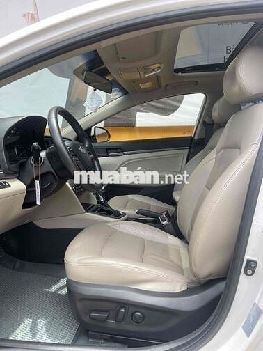 Bán xe Hyundai Elantra 2.0 AT 2018