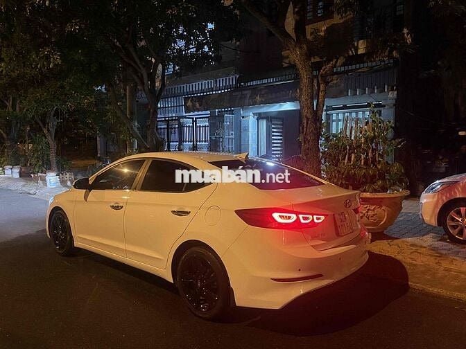 Bán xe Hyundai Elantra 2.0 AT 2018