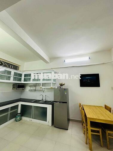 Căn hộ Hưng Phú lô A, 70m2, 2 phòng ngủ, thang máy, full nội thất, ĐB