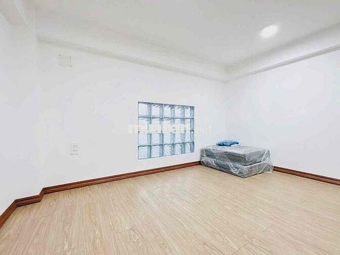 DUPLEX NGAY ĐẠI HỌC HUTECH, UEF, HỒNG BÀNG, GTVT - THANG MÁY, HẦM XE