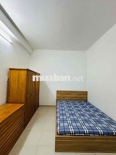 Căn hộ Hưng Phú lô A, 70m2, 2 phòng ngủ, thang máy, full nội thất, ĐB