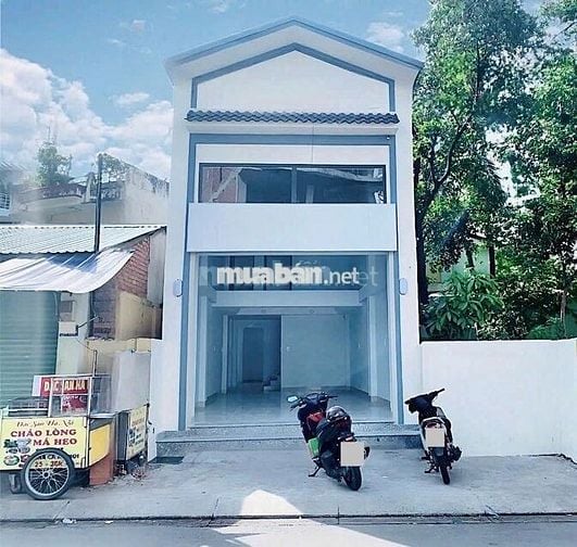 Nguyên căn mặt tiền đường xe tải