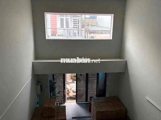 Nhà cho thuê 7tr/th Dt: 4×20 trệt lửng có 2pn 2wc Hướng bắc đường 5m