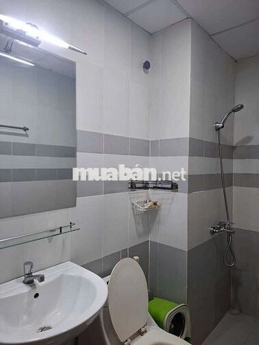 Cho thuê Toky Tower. 2pn 2wc. Nội thất cơ bản.
