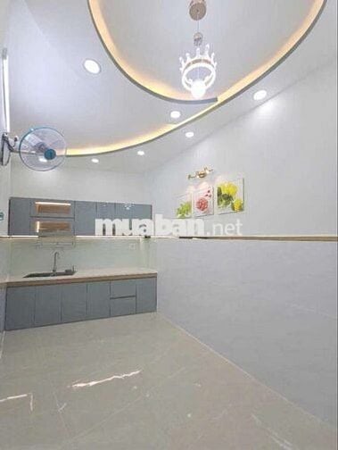 Nhà nở hậu ngay vòng xoay Lê Đai Hành đường Âu Cơ, phương 14, Quận 11