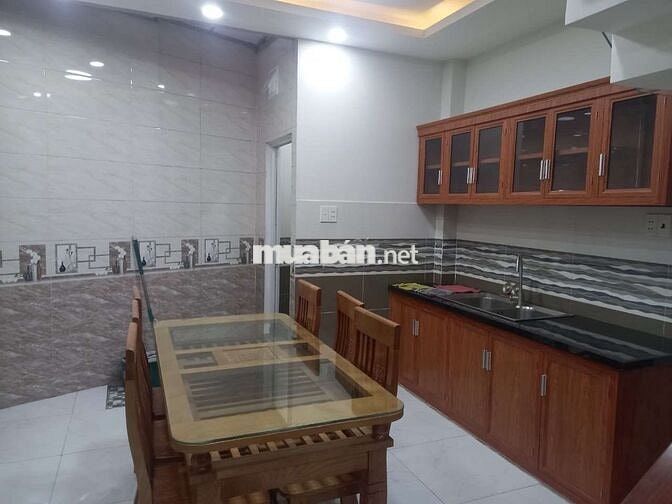 Nhà 4,5 x 10, đúc 3,5 tấm , 4pn, 5wc . 13tr/ tháng