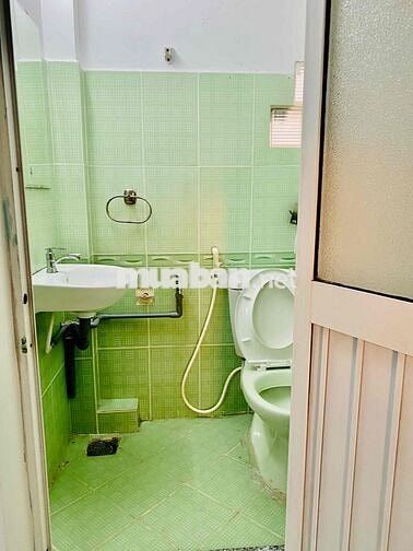 Phòng trọ sân thượng 30m2 ban công  hẻm 159 phạm văn hai p5 tân bình