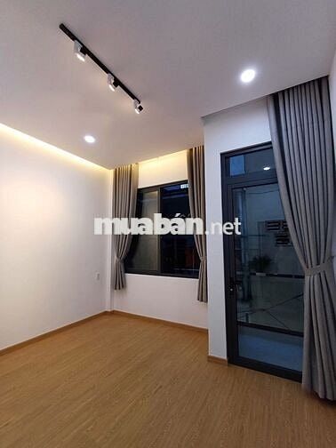 Nhà đẹp giá rẻ LẠC LONG QUÂN 4 tầng BTCT vào ở ngay chỉ 6 Tỷ