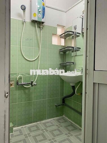 Phòng trọ sân thượng 30m2 ban công  hẻm 159 phạm văn hai p5 tân bình