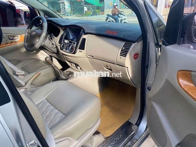 Toyota Innova 2011 G