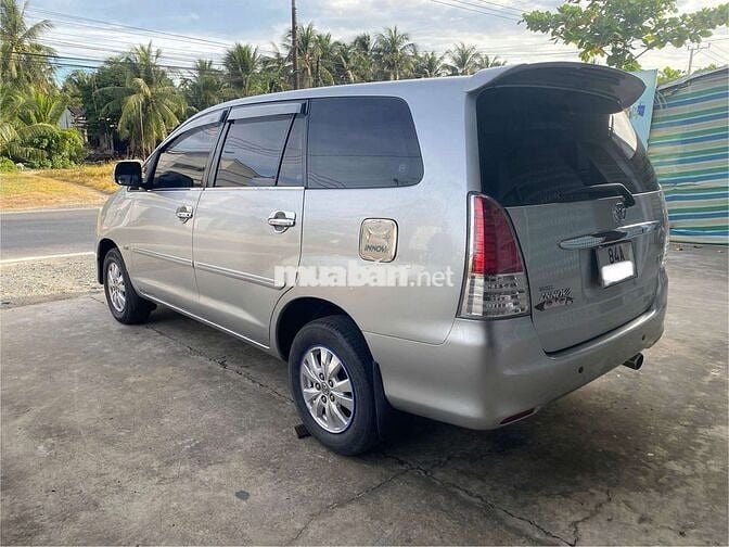 Toyota Innova 2011 G
