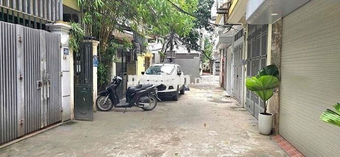 Đất Đông ngạc, ô tô đậu, lô góc, sổ vuông: 43m2, mặt tiền 5.5m