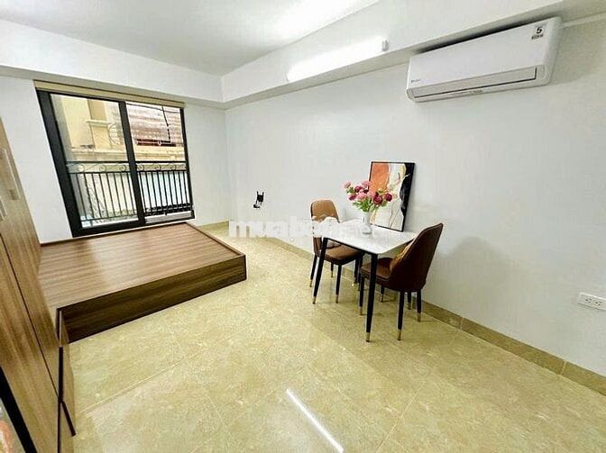 CHO THUÊ STUDIO FULL ĐỒ BAN CÔNG NGAY CÔNG VIÊN CẦU GIẤY
