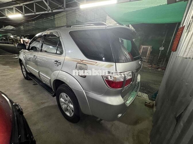 Toyota Fortuner 2011 2.7V - 140000 km