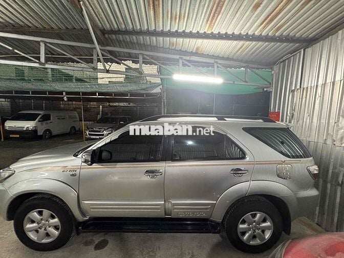 Toyota Fortuner 2011 2.7V - 140000 km