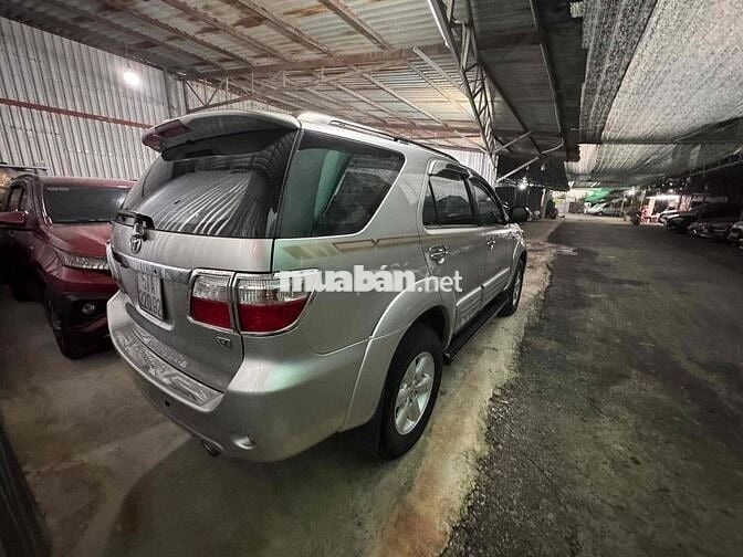 Toyota Fortuner 2011 2.7V - 140000 km