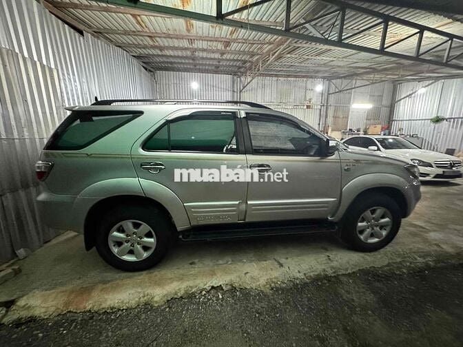 Toyota Fortuner 2011 2.7V - 140000 km