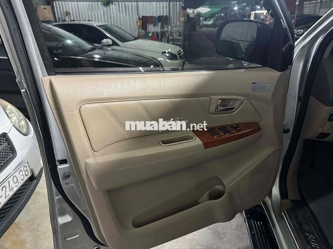 Toyota Fortuner 2011 2.7V - 140000 km