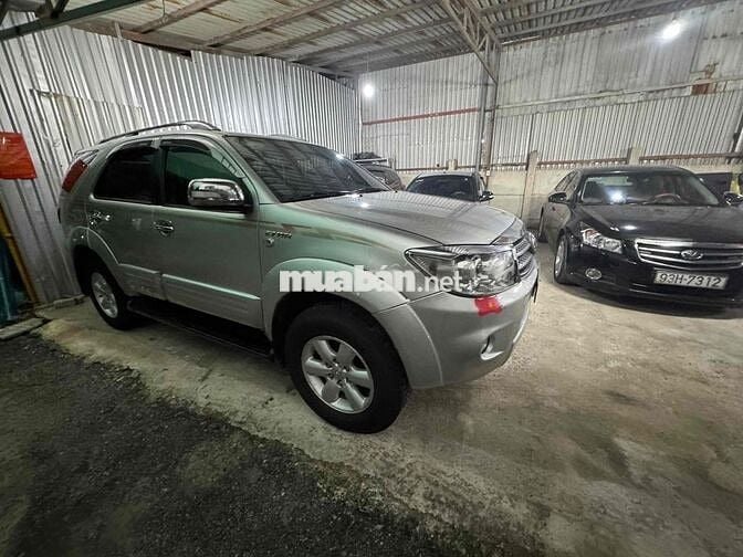 Toyota Fortuner 2011 2.7V - 140000 km