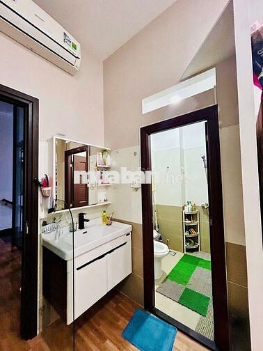 NHÀ ĐẸP CÓ THANG MÁY KHU SÂN BAY - 5x20M, 72D Nhất Chi Mai, P.13, Q.TB