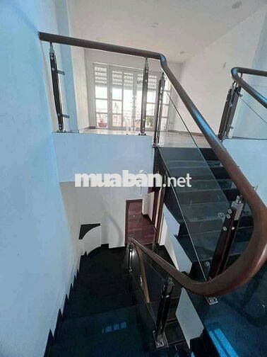 Nhà 5 tầng Bạch Đằng, khu sân bay tiện kinh doanh đa ngành.