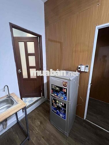Studio Cửa Sổ Trời Siêu Mới Full Nội Thất Cao Cấp Trung Tâm
