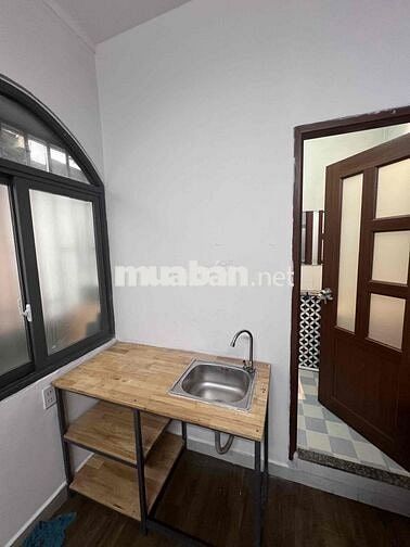 Studio Cửa Sổ Trời Siêu Mới Full Nội Thất Cao Cấp Trung Tâm