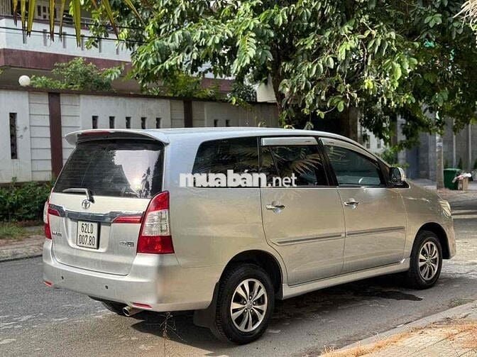 Toyota Innova 2016 2.0V - 140000 km