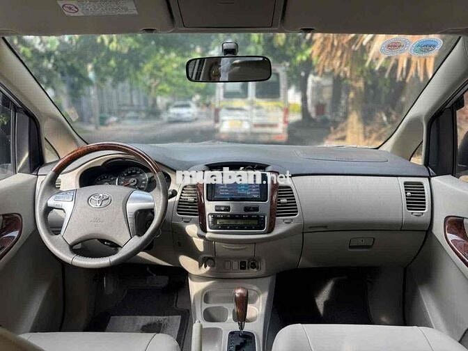 Toyota Innova 2016 2.0V - 140000 km