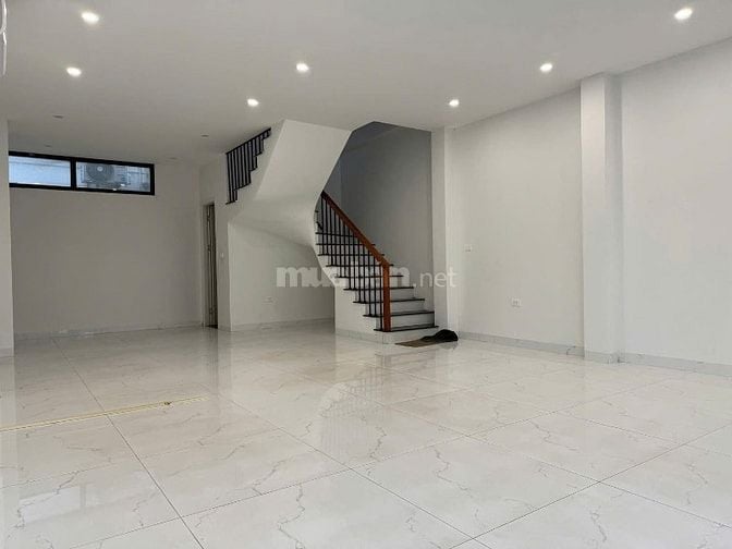 Liền Kề cạnh Tiểu học Vinschool Hàm Nghi, thông sàn kinh doanh