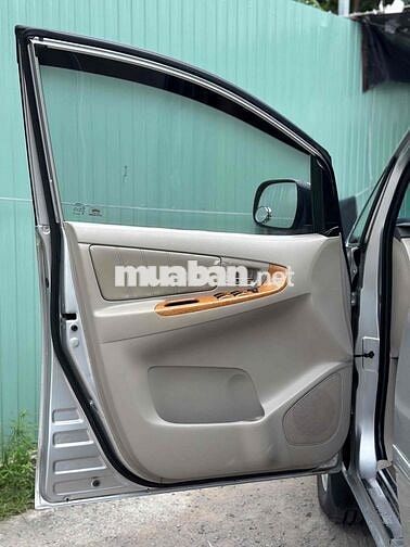 Toyota Innova 2009 V - 140000 km