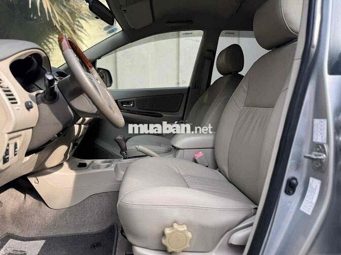 Toyota Innova 2016 2.0V - 140000 km
