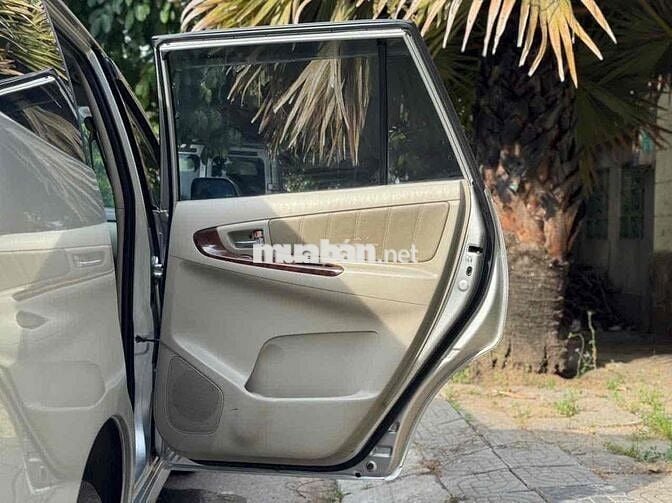 Toyota Innova 2016 2.0V - 140000 km