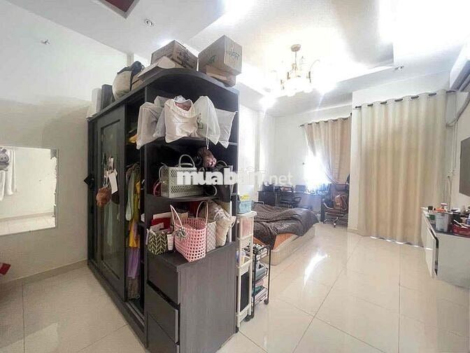Nhà Phạm Văn Chí hơn 300m2 - 7 PN - SỔ HỒNG MỚI 2025