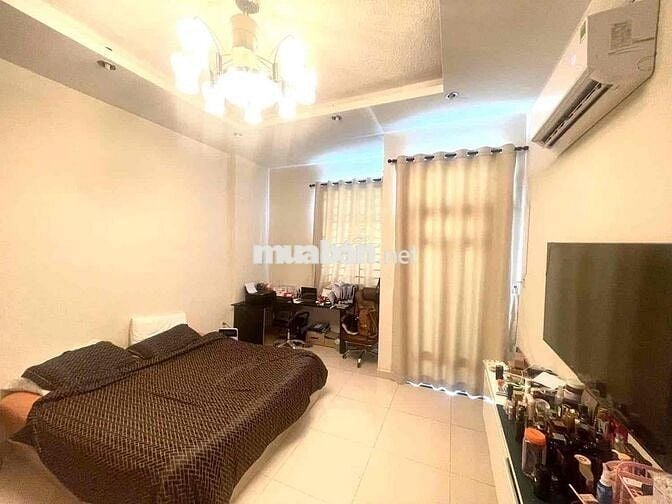 Nhà Phạm Văn Chí hơn 300m2 - 7 PN - SỔ HỒNG MỚI 2025