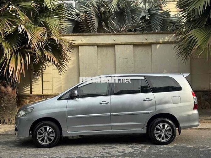 Toyota Innova 2016 2.0V - 140000 km